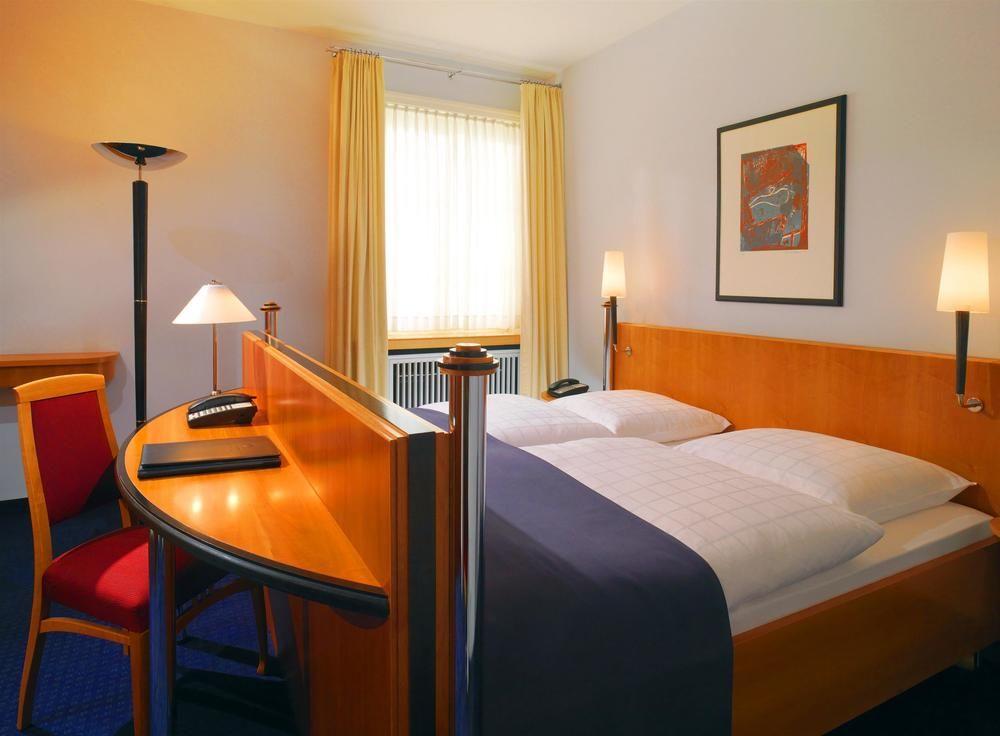Hotel Elephant Weimar, Autograph Collection Exterior foto A typical room at a hotel