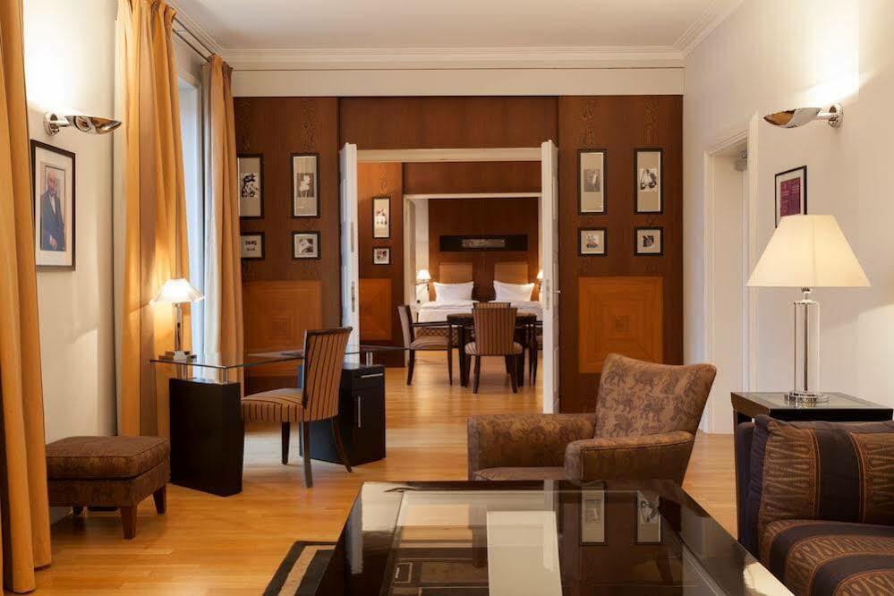 Hotel Elephant Weimar, Autograph Collection Exterior foto Suite at the Hotel de Crillon